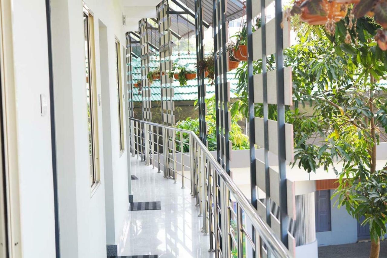 Jippus Galaxy Budget Air Port Hotel Kochi Екстериор снимка