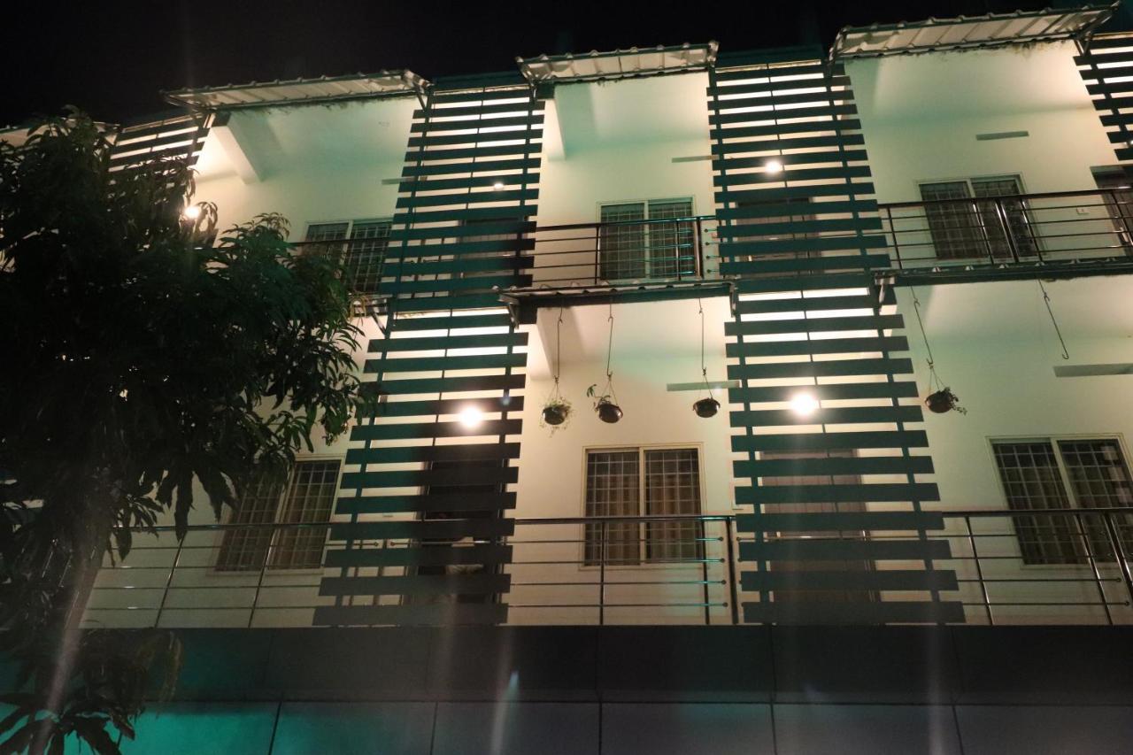 Jippus Galaxy Budget Air Port Hotel Kochi Екстериор снимка