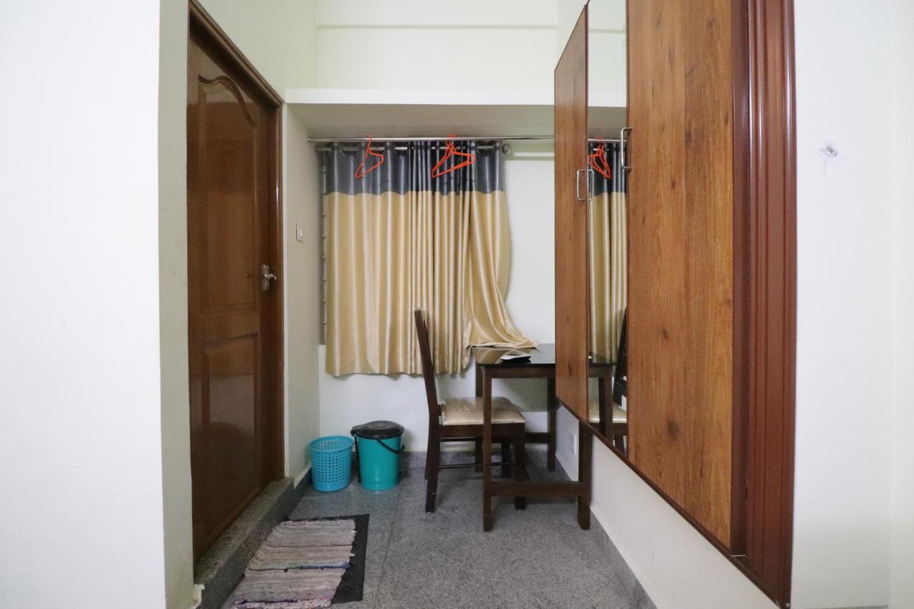 Jippus Galaxy Budget Air Port Hotel Kochi Екстериор снимка