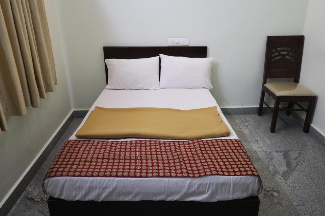 Jippus Galaxy Budget Air Port Hotel Kochi Екстериор снимка
